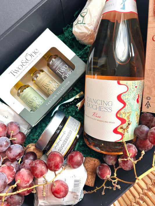 What Food Pairs Best with Sparkling Rosé?